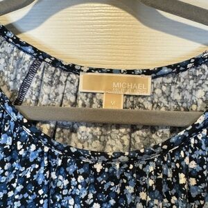 Michael Kors Women's Floral Top - Blue and White